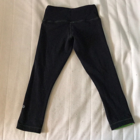 NWOT lululemon reversible cropped leggings - Picture 2 of 6